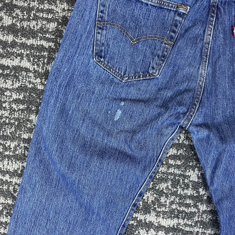Levis 501 Original Fit Mens Jeans 36x32 Medium Wash Blue Button Fly Straight Leg